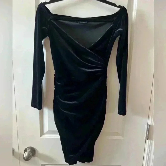 Bardōt Black Velvet Mini Dress - Picture 1 of 7